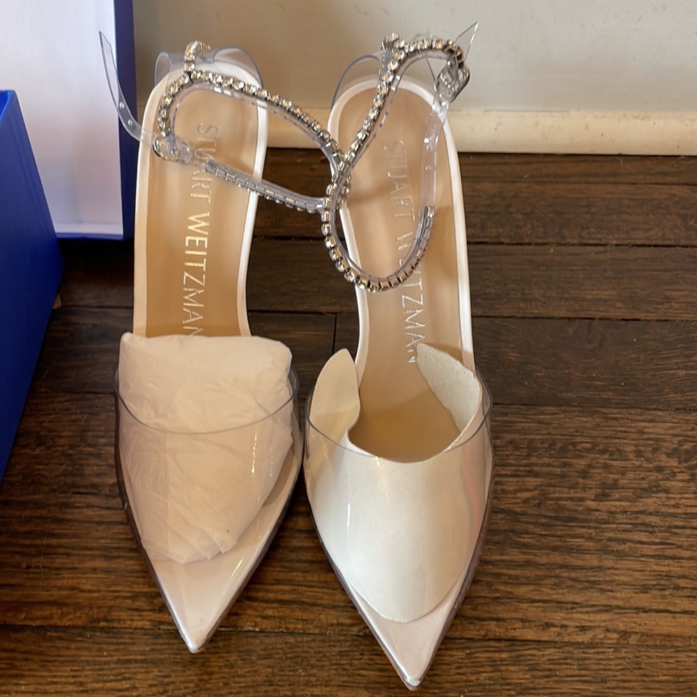 Stuart Weitzman Glam 100 Strap Pump in Clear & White Revolve size 7 - Picture 5 of 9